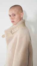Load image into Gallery viewer, Shearling coat
