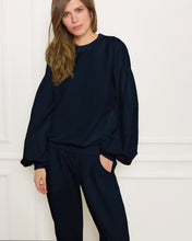 Tracksuit with linen sleeves